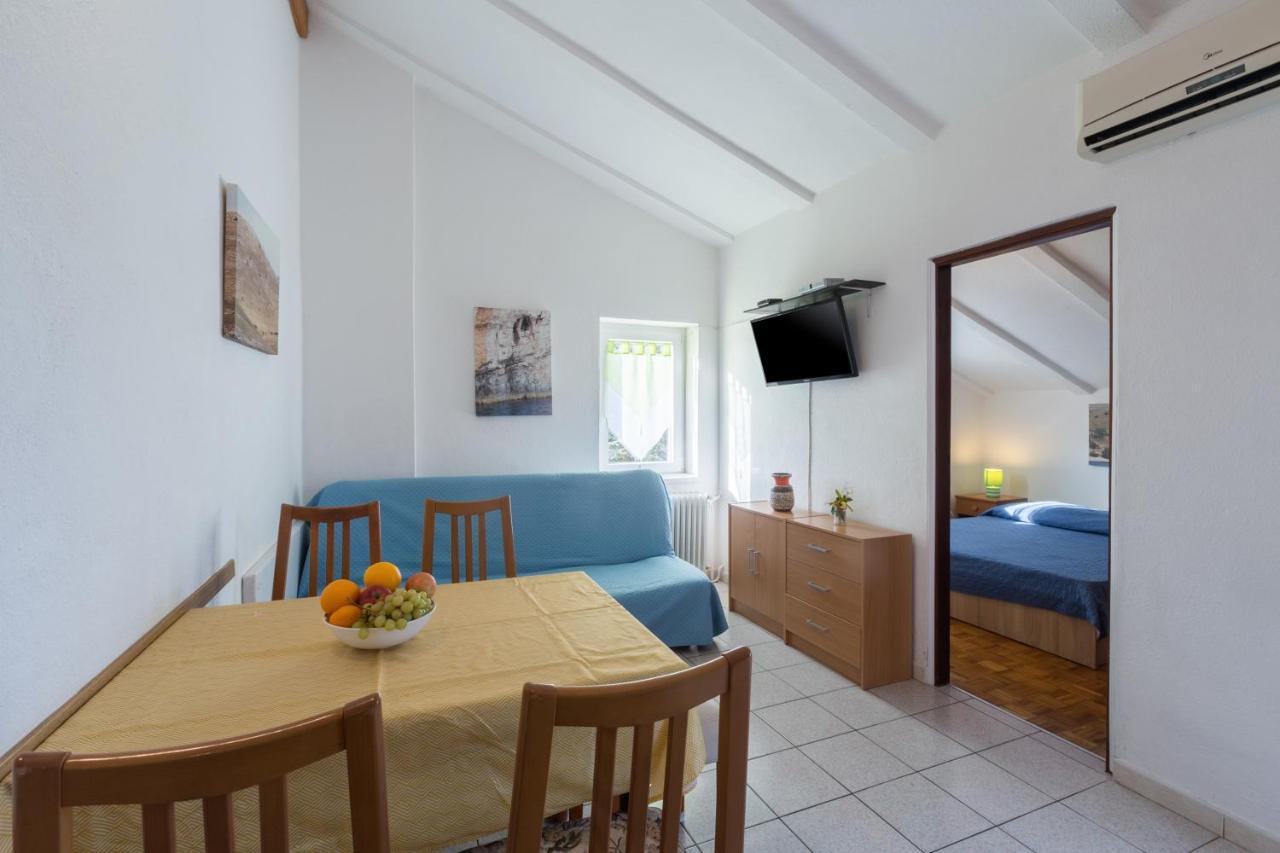 Apartments With A Parking Space Karigador, Novigrad - 2534 Exterior photo